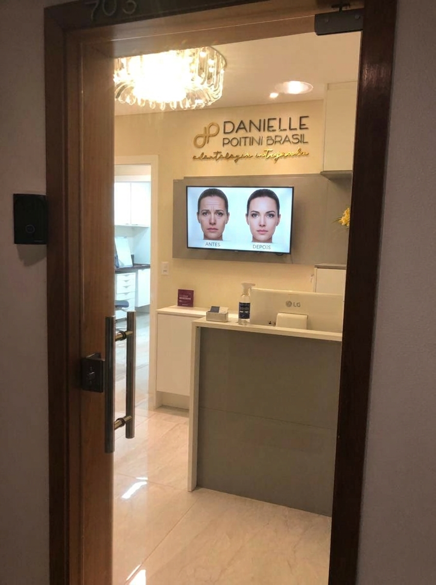 TV Engajada na clínica de Dra. Daniele Brasil